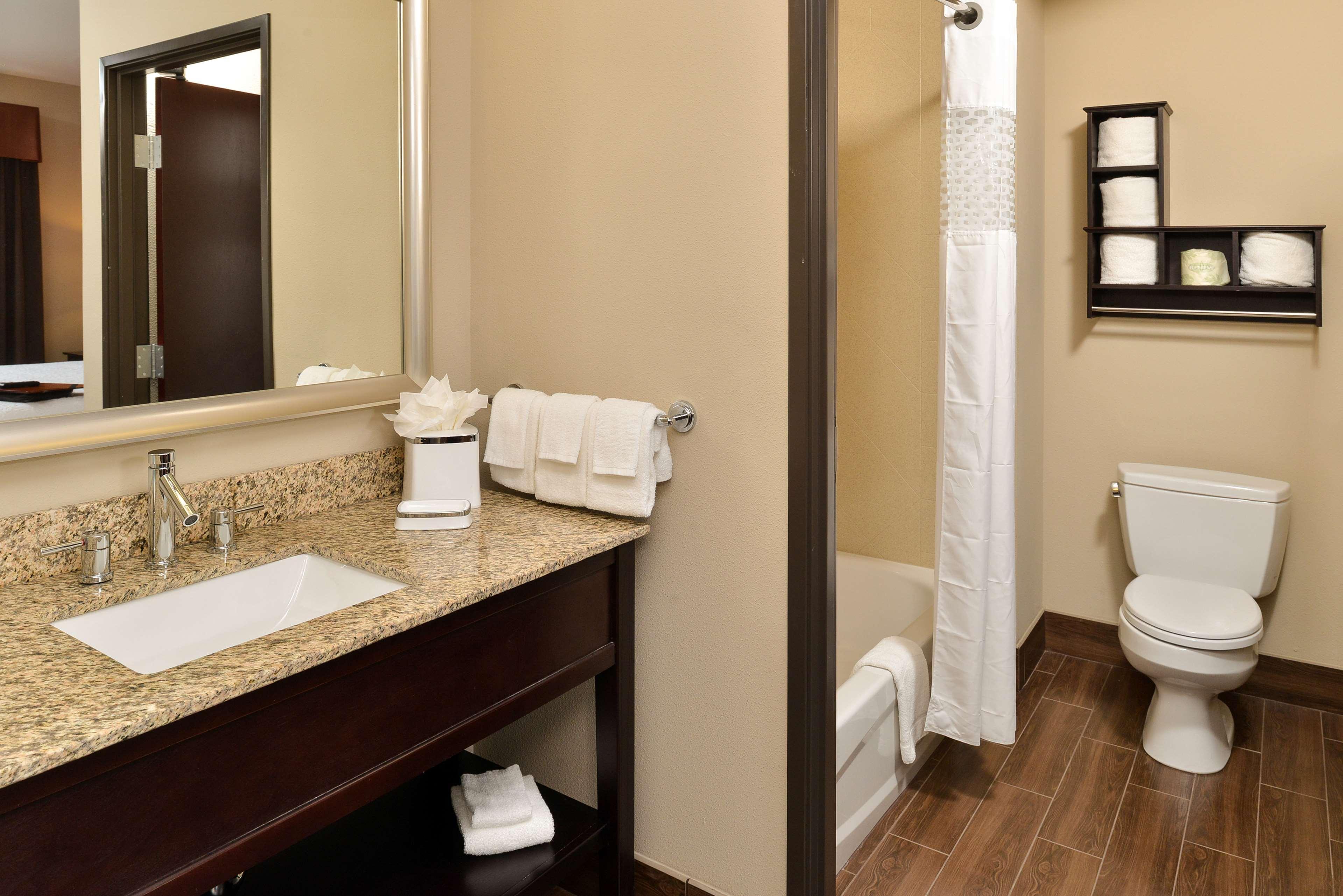 Hampton Inn & Suites Harvey Eksteriør bilde