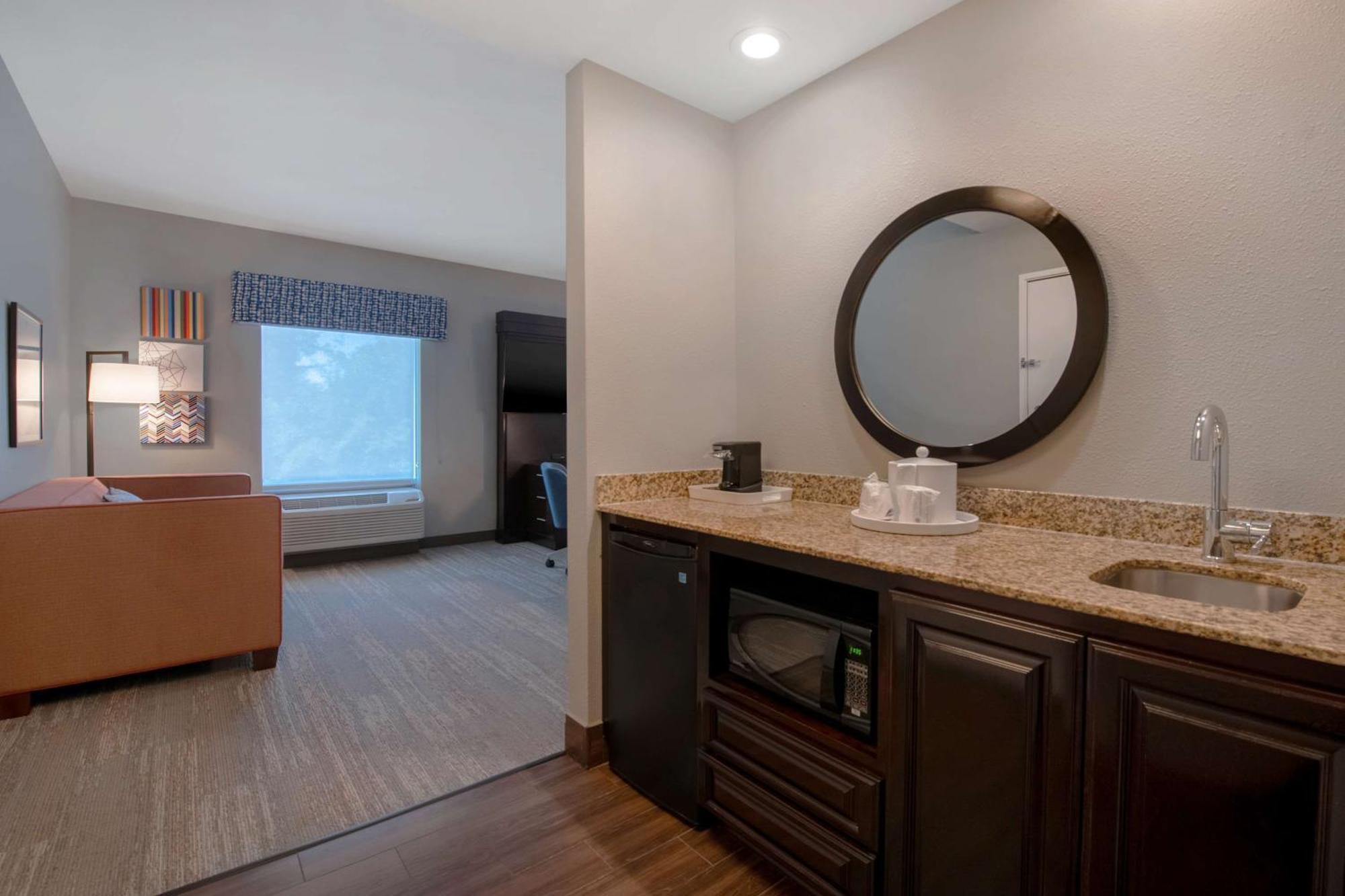 Hampton Inn & Suites Harvey Eksteriør bilde