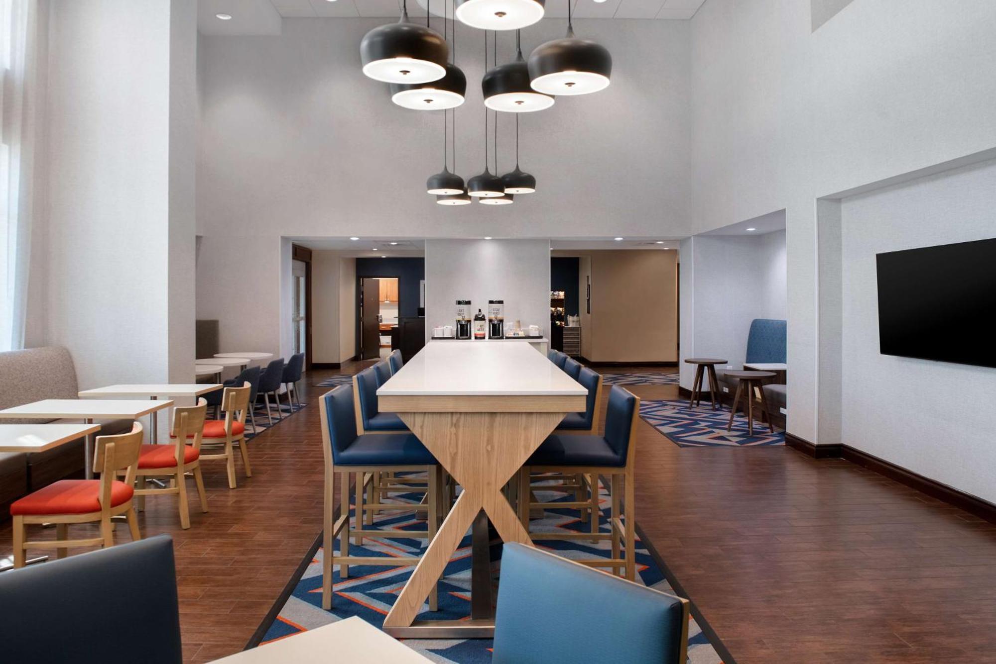 Hampton Inn & Suites Harvey Eksteriør bilde